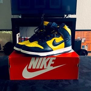 Nike Dunk HI SP “Michigan” Sz 12
